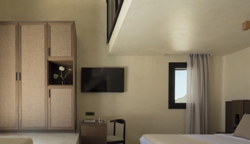 Design Sea View Maisonette with Indoor Jacuzzi