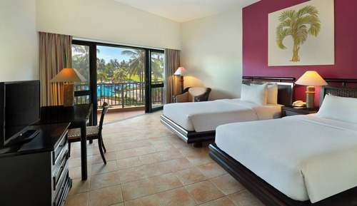 Habitación superior, varias camas, vistas al jardín