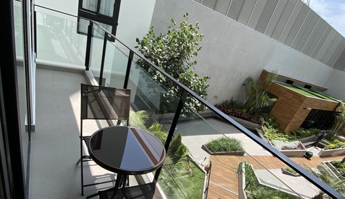 Apartamento Business, 2 habitaciones, vistas al patio