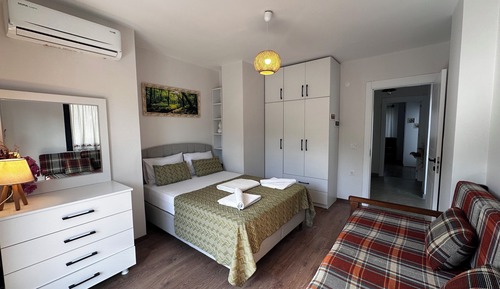 Villa familiar, 2 habitaciones, cocina, en la zona del jardín