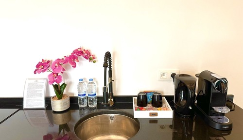 Habitación, balcón, vistas al jardín