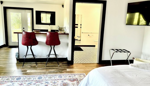 Habitación de luna de miel, 1 cama de matrimonio grande, vistas al jardín, planta baja