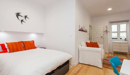 Estudio (Beco Belo 28 - 1º)