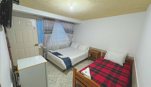 Habitación con 1 cama doble o 2 individuales