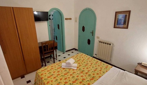 Habitación económica con 1 cama doble o 2 individuales