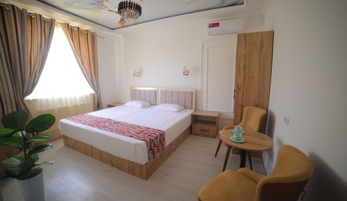 Habitación económica, 1 cama de matrimonio grande, vistas a la ciudad
