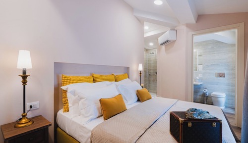 Suite de lujo, en edificio anexo