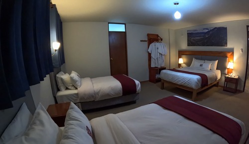 Habitación triple, baño privado