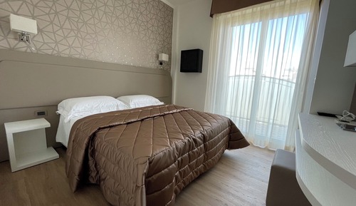 Habitación superior con 1 cama doble o 2 individuales