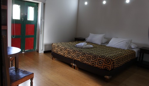 Habitación superior, 1 cama de matrimonio grande, balcón, vistas al parque