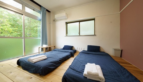 Habitación con 2 camas individuales