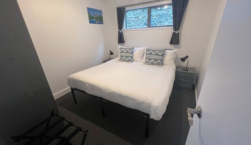 2 Bedroom Apartment, Lake View