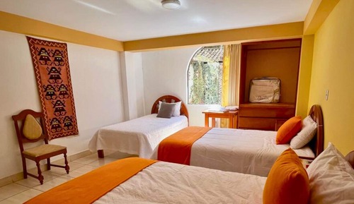 Dormitorio compartido básico, vistas al jardín