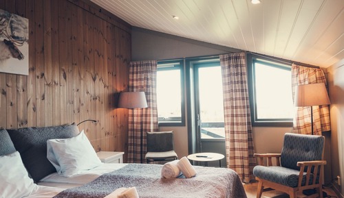 Habitación estándar con 1 cama doble o 2 individuales, vistas a la montaña