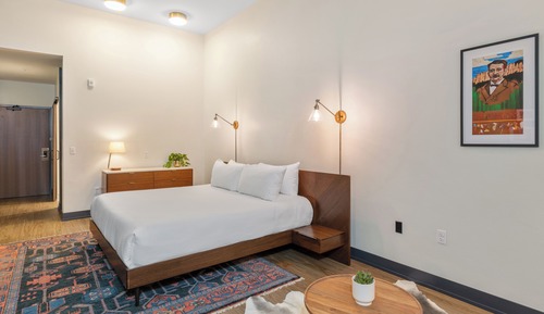 Habitación básica, 1 cama de matrimonio grande con sofá cama