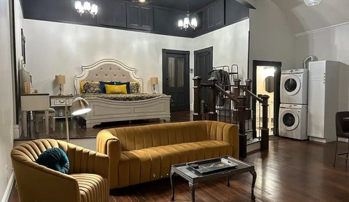 Loft romántico, 1 cama de matrimonio grande, no fumadores, bañera