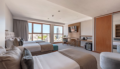 Habitación triple junior, vistas a la ciudad