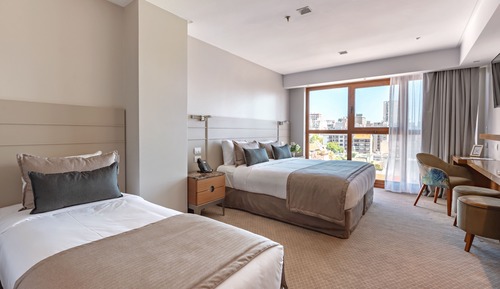Habitación triple Deluxe, vistas a la ciudad