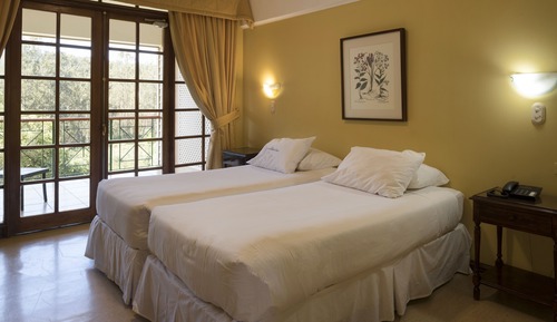 Habitación estándar con 1 cama doble o 2 individuales