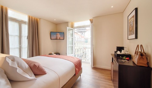 Double/Twin Room with Balcony and City View