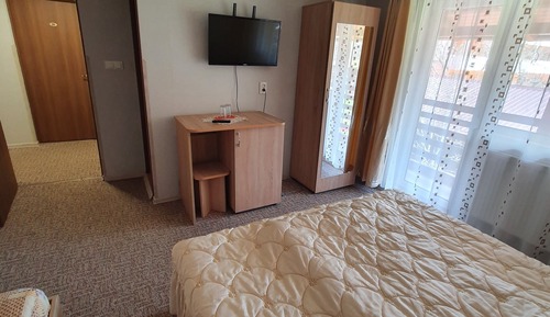 Habitación triple estándar, vistas a la montaña