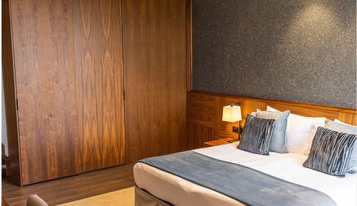 Habitación estándar con 1 cama doble o 2 individuales, vistas al patio