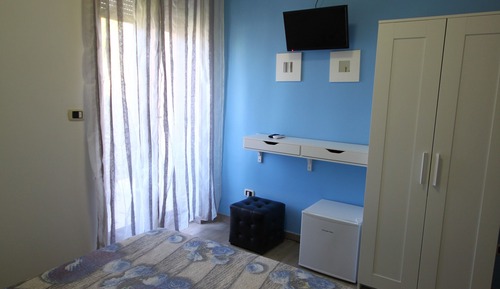 Habitación clásica, balcón, vistas parciales al mar
