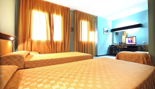 Habitación triple clásica