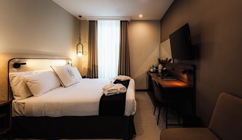 Habitación estándar con 1 cama doble o 2 individuales, vistas a la ciudad