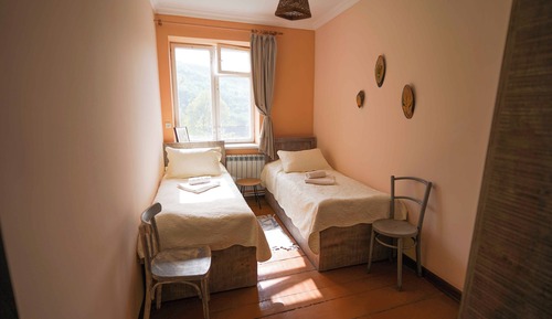 Habitación estándar con 1 cama doble o 2 individuales
