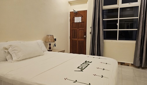 Habitación estándar con 1 cama doble o 2 individuales