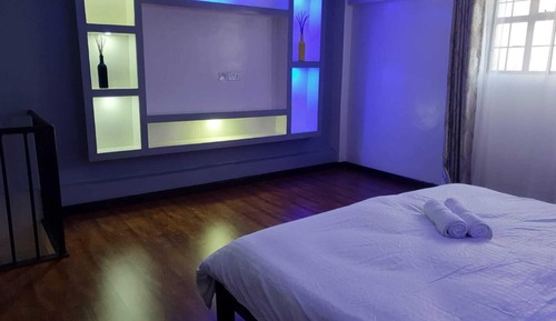 Ático de lujo, 1 cama de matrimonio grande, no fumadores, vistas a la colina