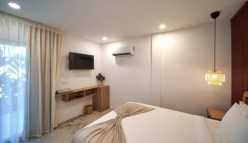 Habitación estándar, 1 cama de matrimonio, patio, vistas a la piscina