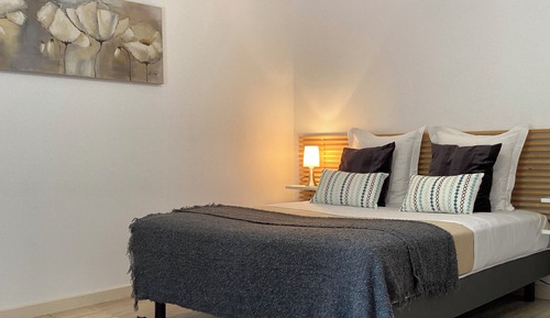 Comfort Studio Suite, 1 Queen Bed, Garden View
