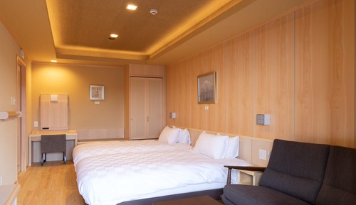 Habitación con 2 camas individuales, balcón