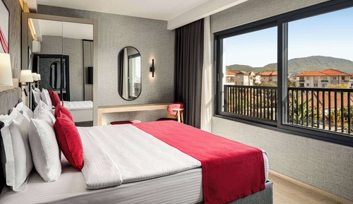 Suite, balcón (Land Side, French Bed)