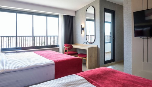 Habitación estándar, balcón (Land Side, French Bed)