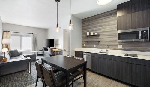 Suite, 2 habitaciones, no fumadores, vistas a la ciudad (Hearing Accessible)