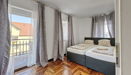Villa, 4 habitaciones, fumadores, balcón