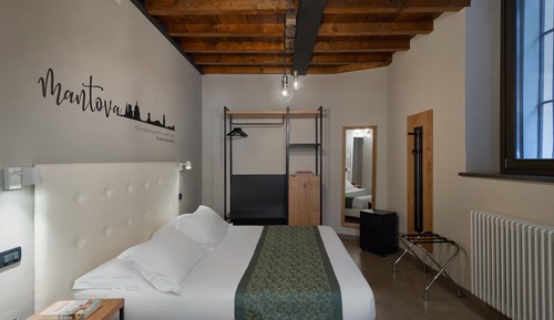 Habitación superior con 1 cama doble o 2 individuales