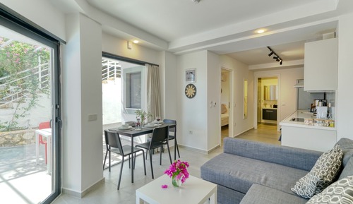 Apartamento junior, junto a la piscina