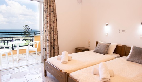 Estudio, vistas al mar