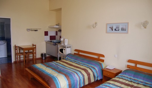 Habitación familiar con 1 cama doble o 2 individuales