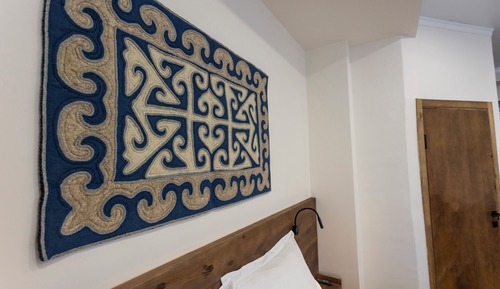 Habitación doble, 1 cama de matrimonio con sofá cama, accesible en silla de ruedas