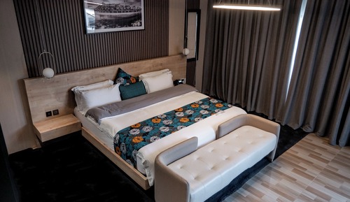 Apartamento ejecutivo, 1 cama de matrimonio grande con sofá cama, no fumadores, vistas al patio