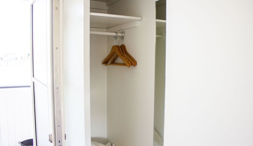 Habitación básica con 2 camas individuales