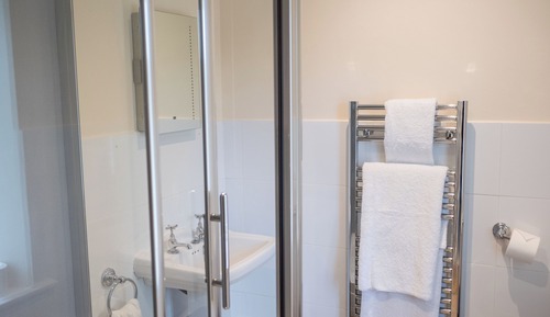 Habitación clásica con 2 camas individuales, vistas a la colina