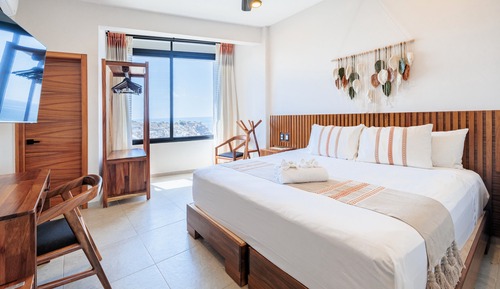 Estudio de diseño, vistas parciales al mar
