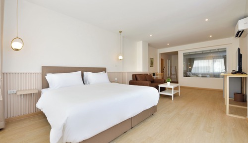 Habitación superior, 1 cama de matrimonio grande, no fumadores, vistas a la ciudad