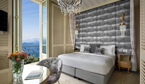 CABANA CORNER ROOM